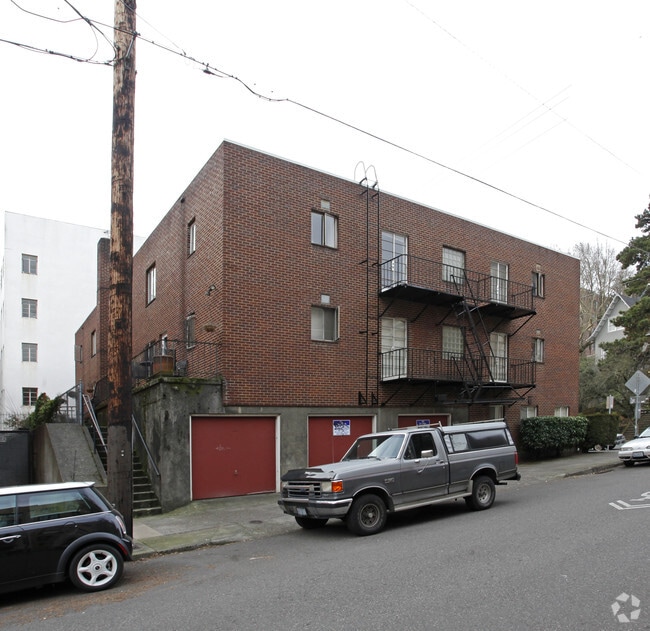 Building Photo - Elite Court Apartments