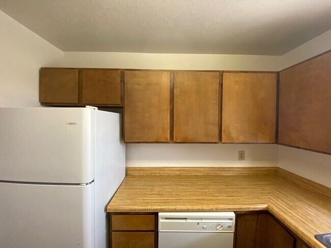 Building Photo - 2 Bed / 1 Bath (South Atascadero)