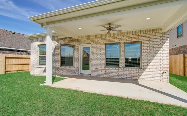 Building Photo - 21611 Sandy Dune Dr