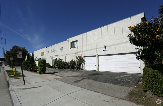 Primary Photo - The Courtyard Apartments