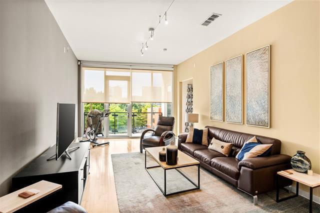 Building Photo - 2950 McKinney Ave