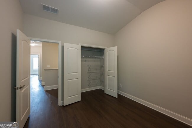 Building Photo - 921 Hickory Leaf Ct SE