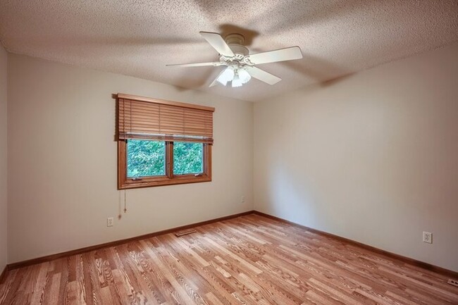 Building Photo - 740 Windmill Court, Eagan, MN, 55123
