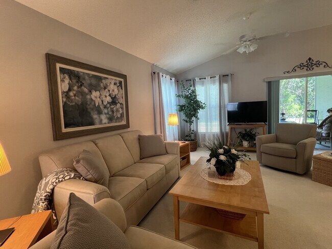Building Photo - 18030 Webster Grove Dr