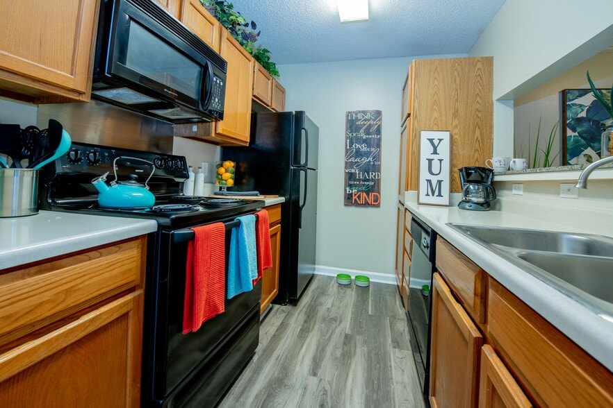 Emberwood Apartments 100 S Meyers Dr Lafayette LA 70508 Apartment