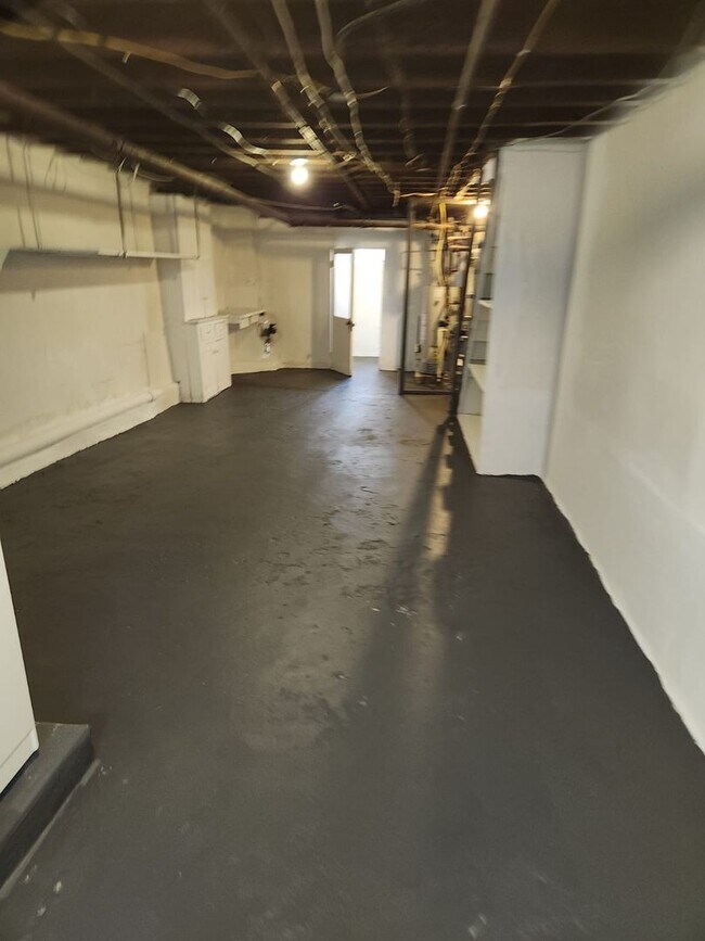 Building Photo - Prime West Philadelphia!