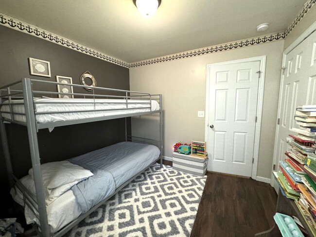 Building Photo - An adorable home within the City!