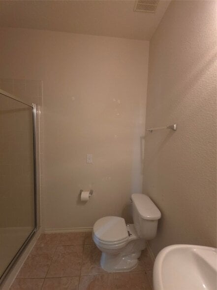 Building Photo - 3027 Providence Oak St