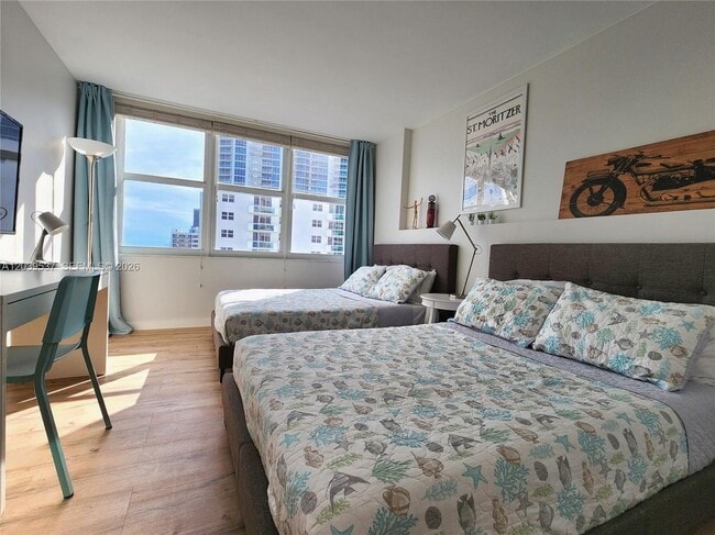 Building Photo - 2751 S Ocean Dr