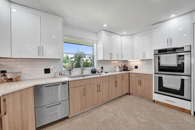 Building Photo - 4701 N 36th Ct