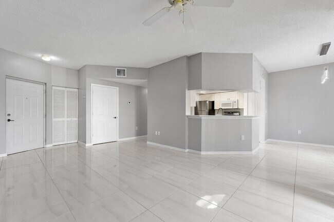 Building Photo - 3019 Alcazar Pl