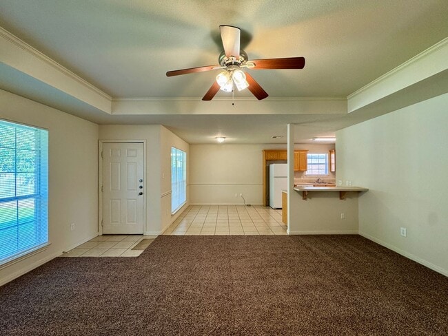 Building Photo - Duplex *LEASING SPECIAL AVAILABLE*