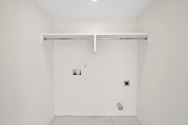 Building Photo - 1008 Fontaine Dr