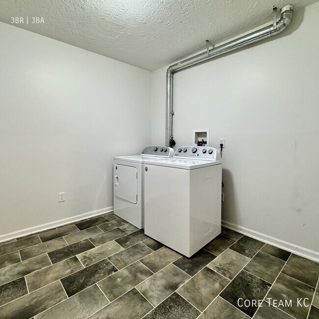 Building Photo - 4420 Jarboe St