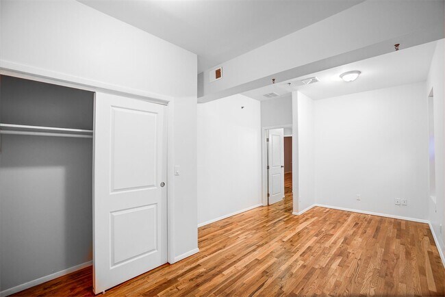 Building Photo - 132 Jefferson St