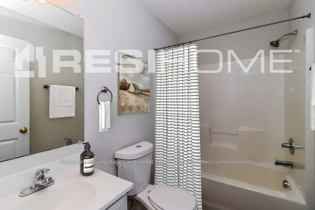 Building Photo - 239 Periwinkle St
