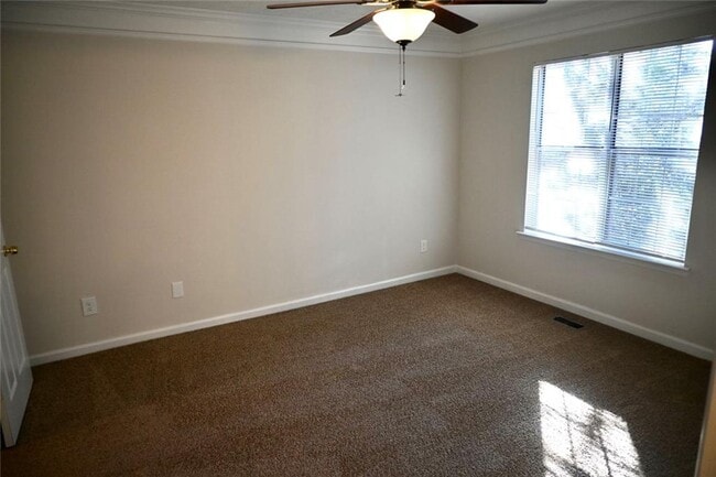 Building Photo - 1851 Grant Ct