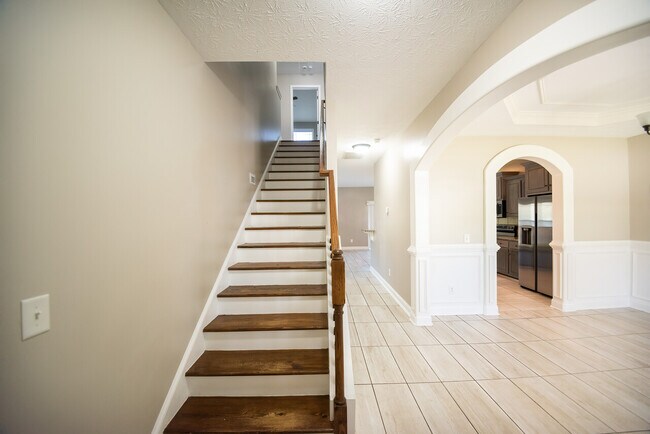 Building Photo - 8217 Lantern Ct