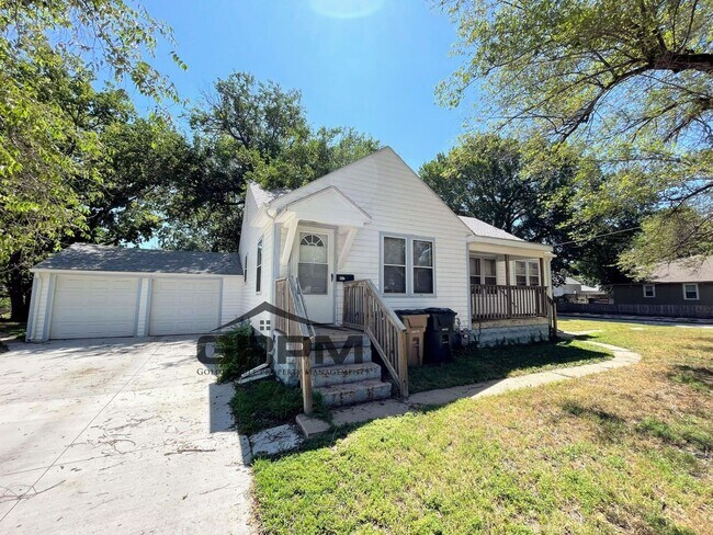 Primary Photo - 800 N Poplar St