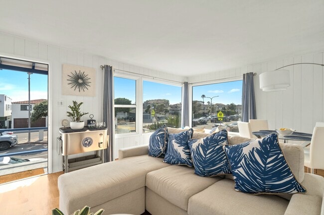 Building Photo - 2464 Hermosa Ave