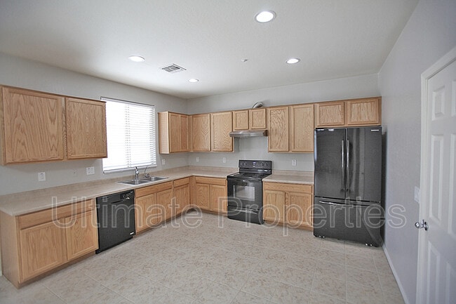 Building Photo - 8873 W Cameron Dr