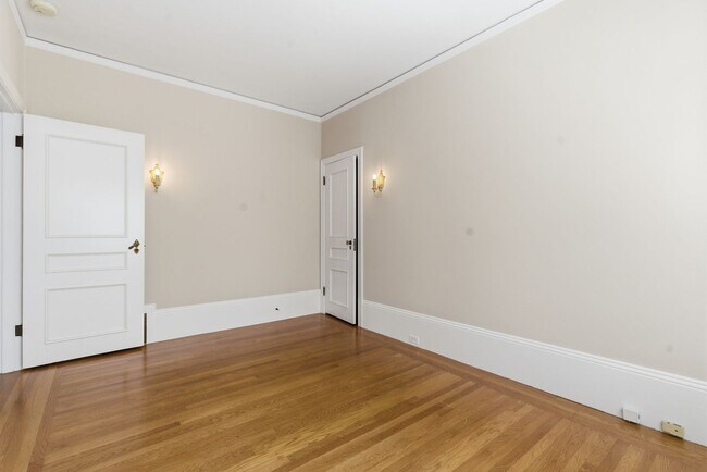 Building Photo - 501-503 Mandana Blvd