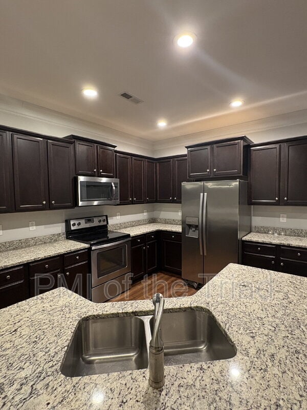 Building Photo - 1146 Augustine Heights Dr