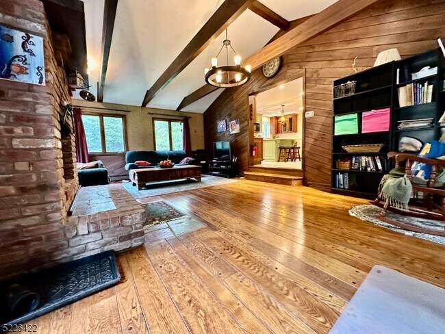 Building Photo - 261 Brooklake Rd
