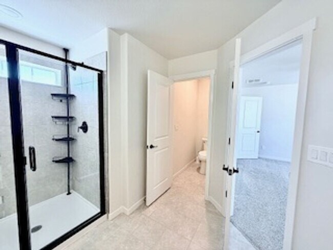 Building Photo - MODERN TWO STORY 3 BED/2.5 BATH WITH FENCE...