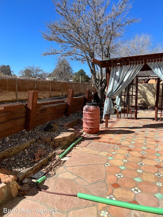 Building Photo - 3 br, 2 bath House - 4976 Quail Ridge Dr NW