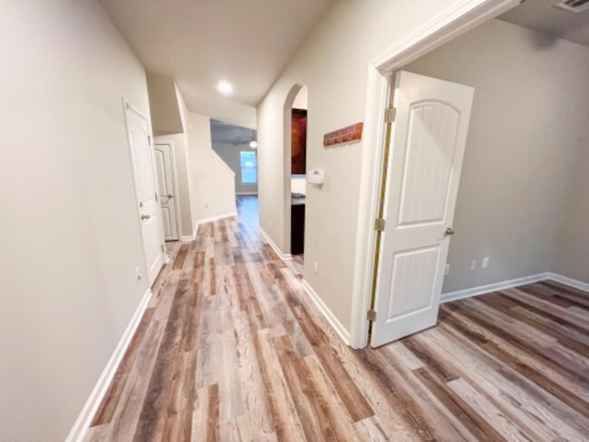 Building Photo - 524 Cautillion Dr