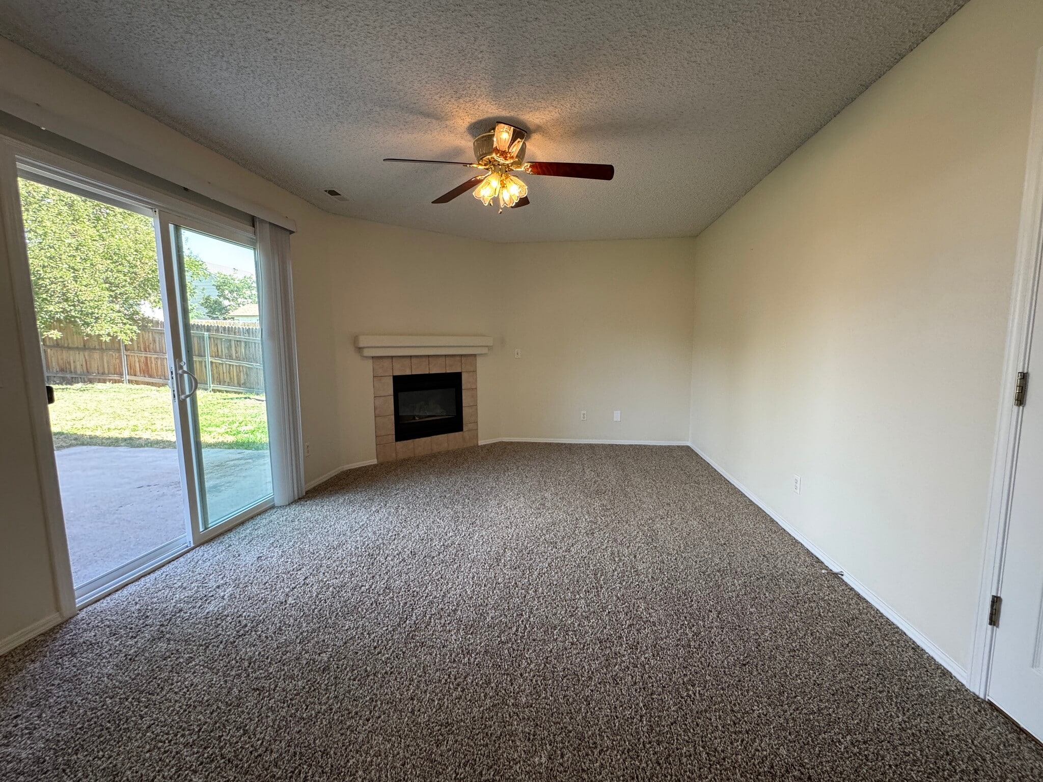 Building Photo - 879 Barn Owl Dr