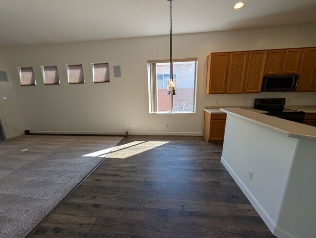 Building Photo - 4 bedroom 2 Bathroom Cooper Commons Home