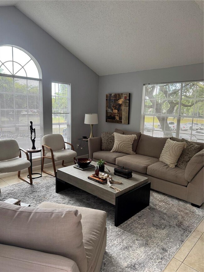 Building Photo - 1165 Crystal Way