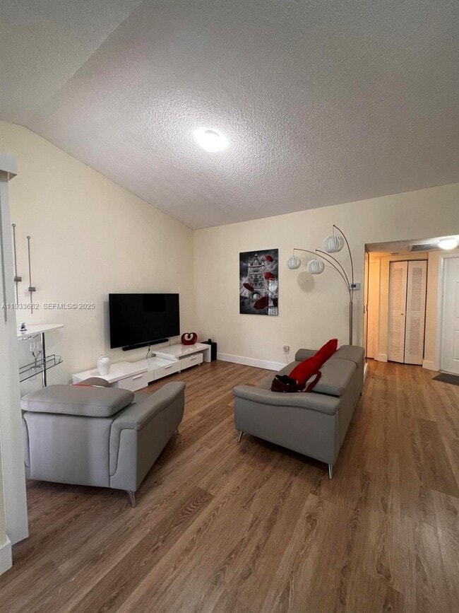 Building Photo - 1301 S Franklin Ave