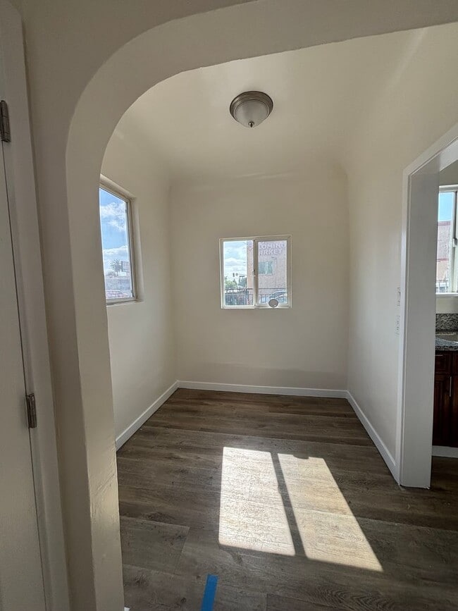 Building Photo - 6335 State St