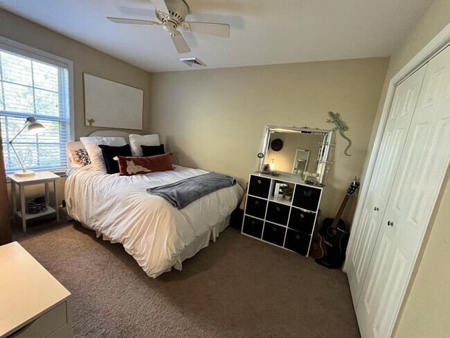 Building Photo - 4085 Waterford Dr