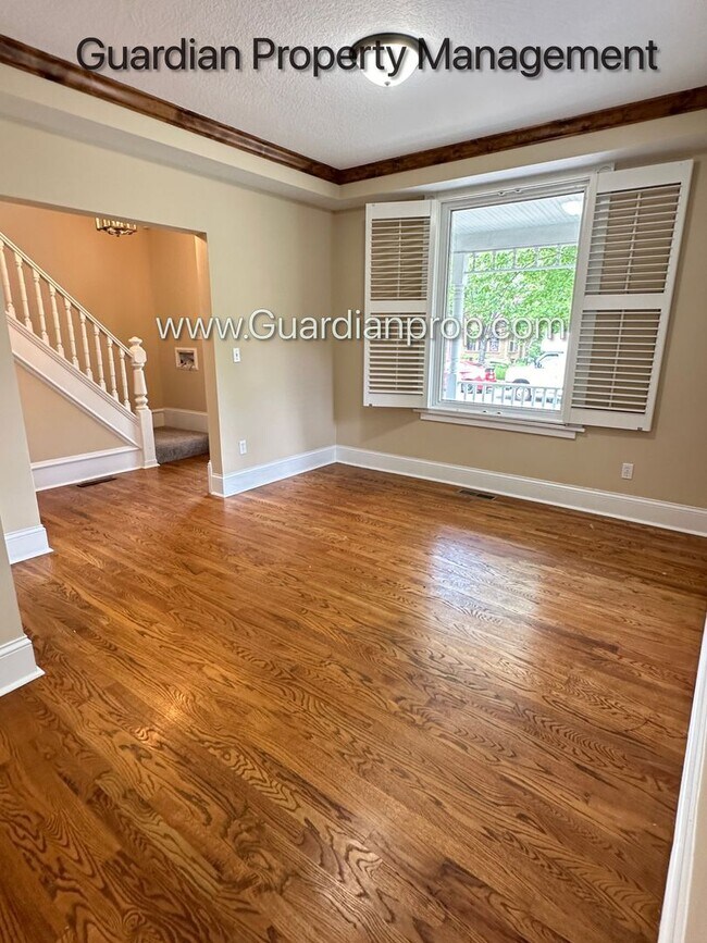 Building Photo - Downtown Hopkins SFH, Fenced Yard, Patio, Spacious Primary, 4 Car Detached Garage