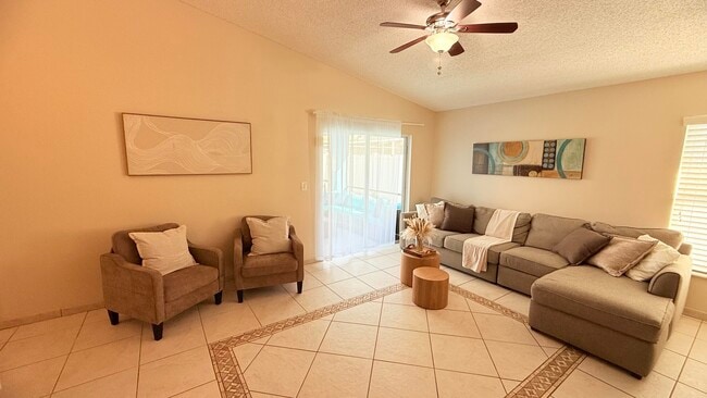 Building Photo - 1515 Oak Hill Trail