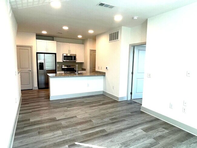 Building Photo - 2601 N Austin Ave