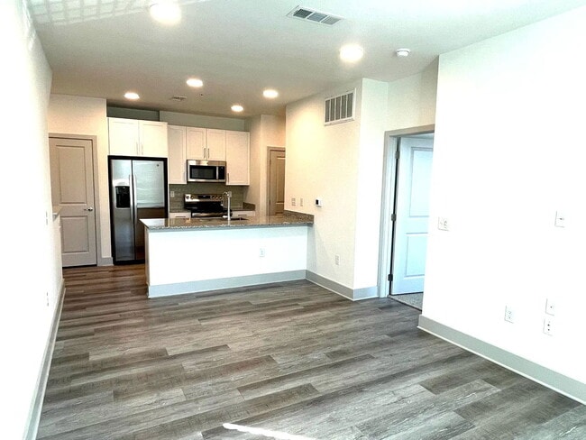 Building Photo - 8101 Blue Goose Rd