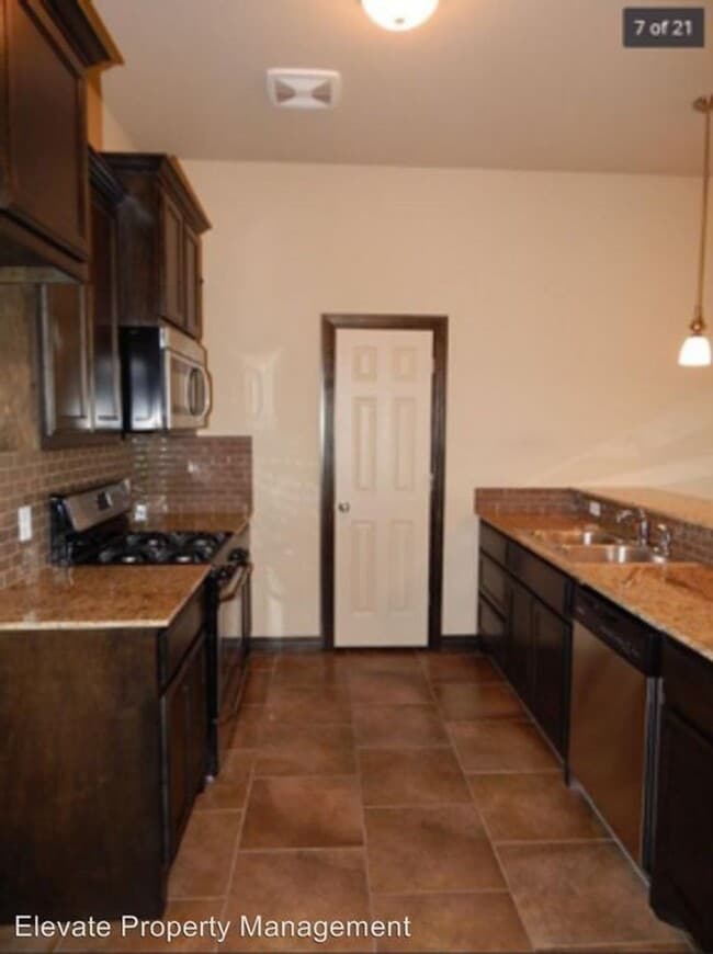 Building Photo - WELCOME HOME!