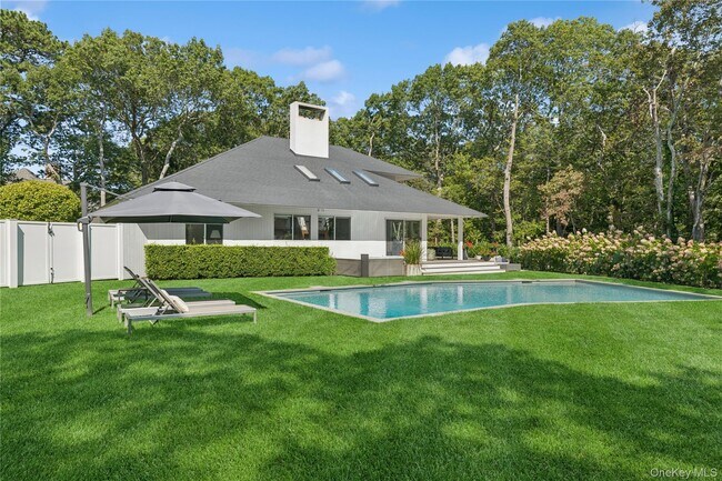 Primary Photo - 10 Lakewood Ln