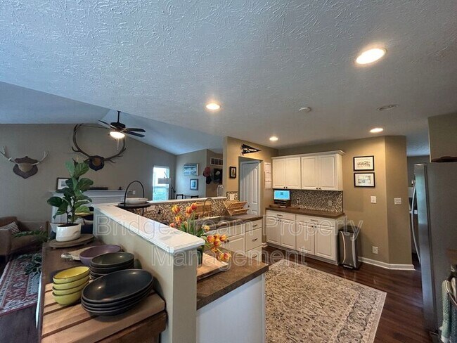 Building Photo - 1280 Whitetail Dr