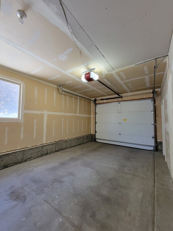 Building Photo - 12974 Kollman Ct