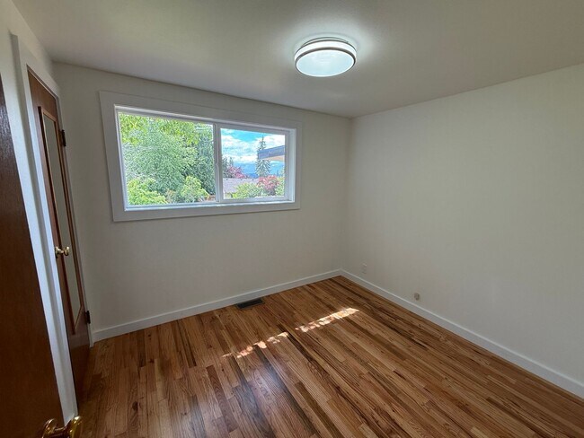 Building Photo - 4626 84th St SW