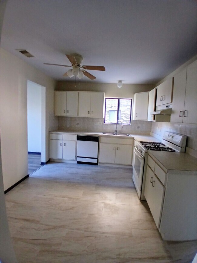 Building Photo - 9103 Franklin Ct