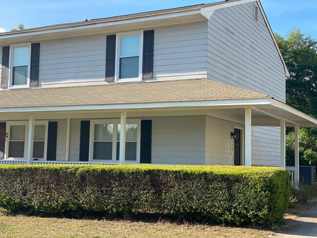 Building Photo - Two Bedroom Townhouse North Augusta