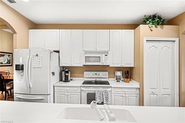 Building Photo - 1230 Sweetwater Ln