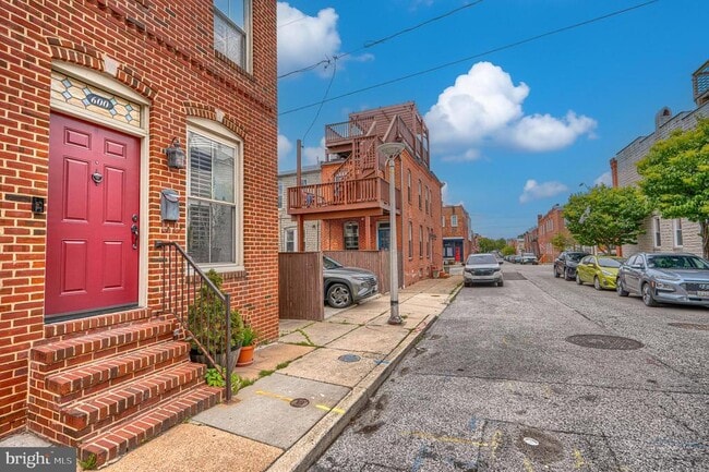 Building Photo - 600 S Robinson St